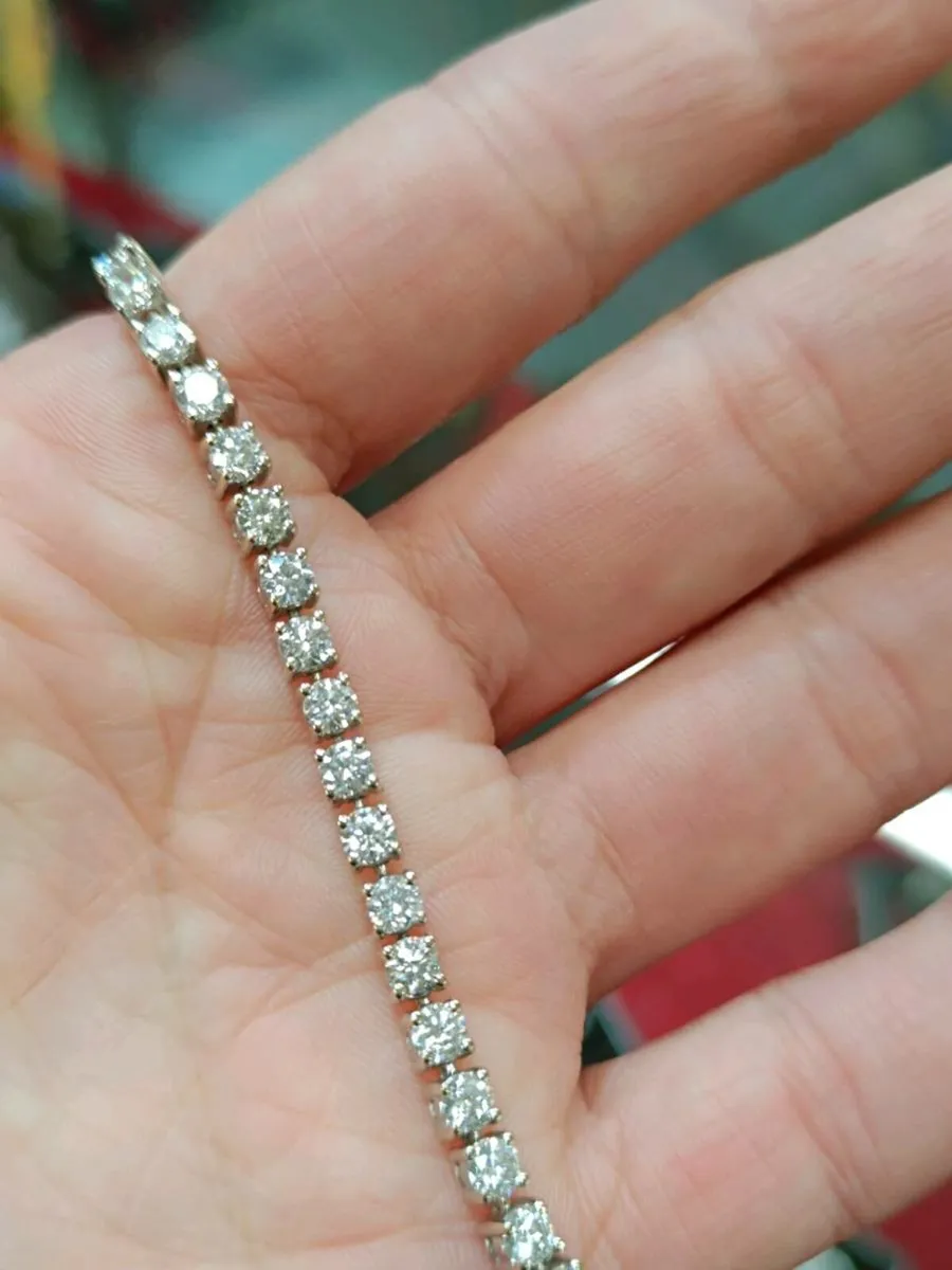 Diamond & 18k White Gold Tennis Bracelet - Image 4