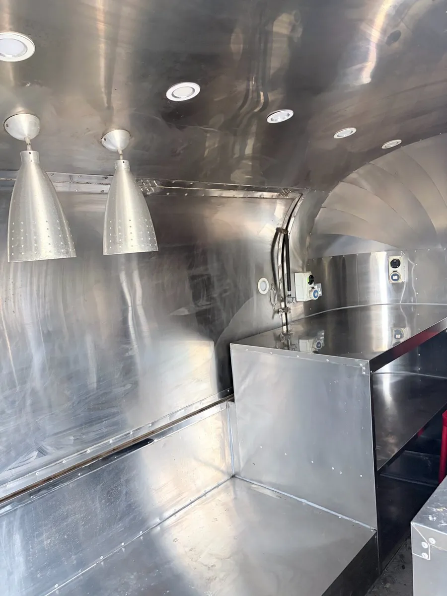 Airstream catering trailer Pizza 🍕 - Image 4