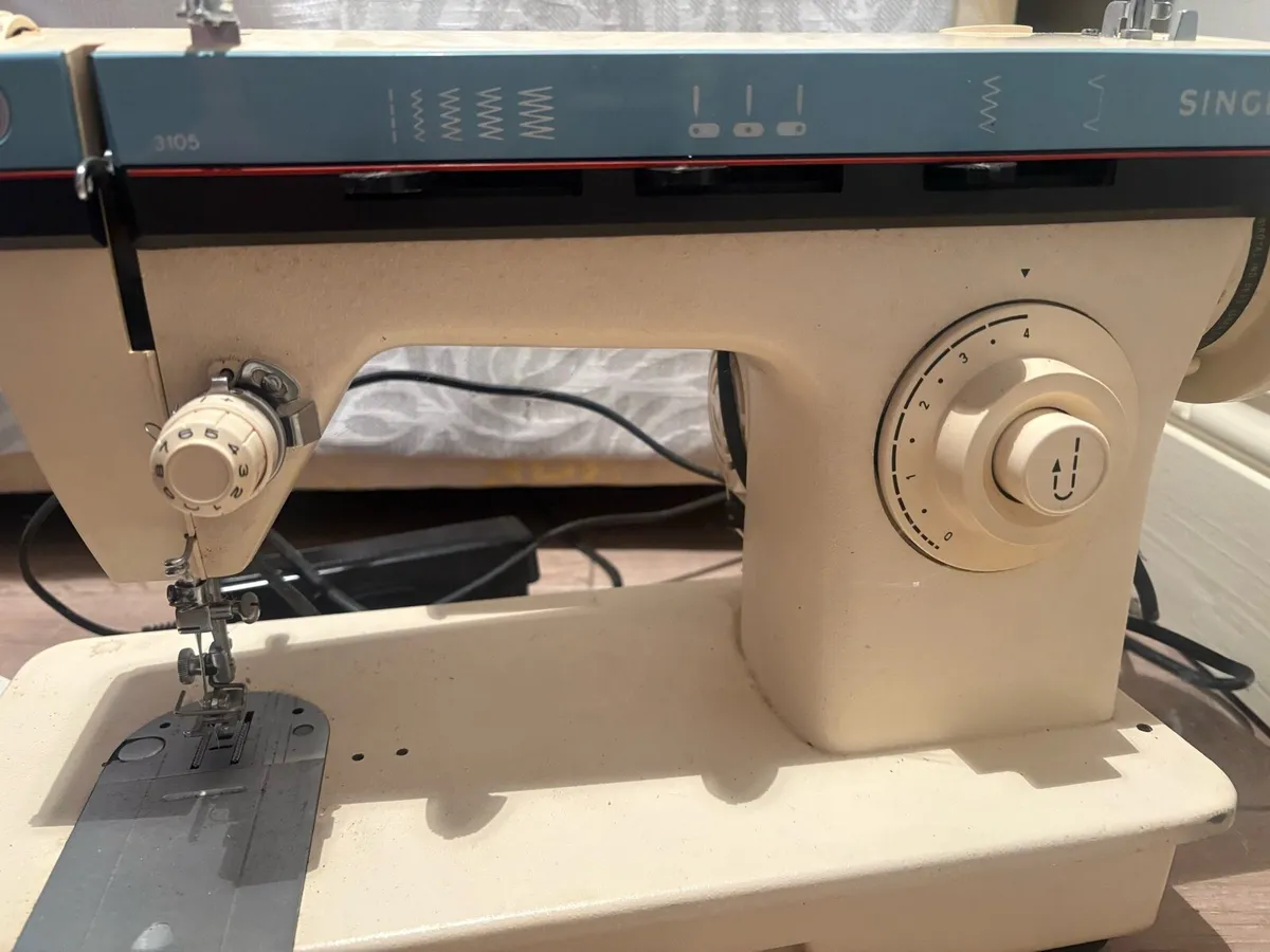 singer sewing machine - Image 2