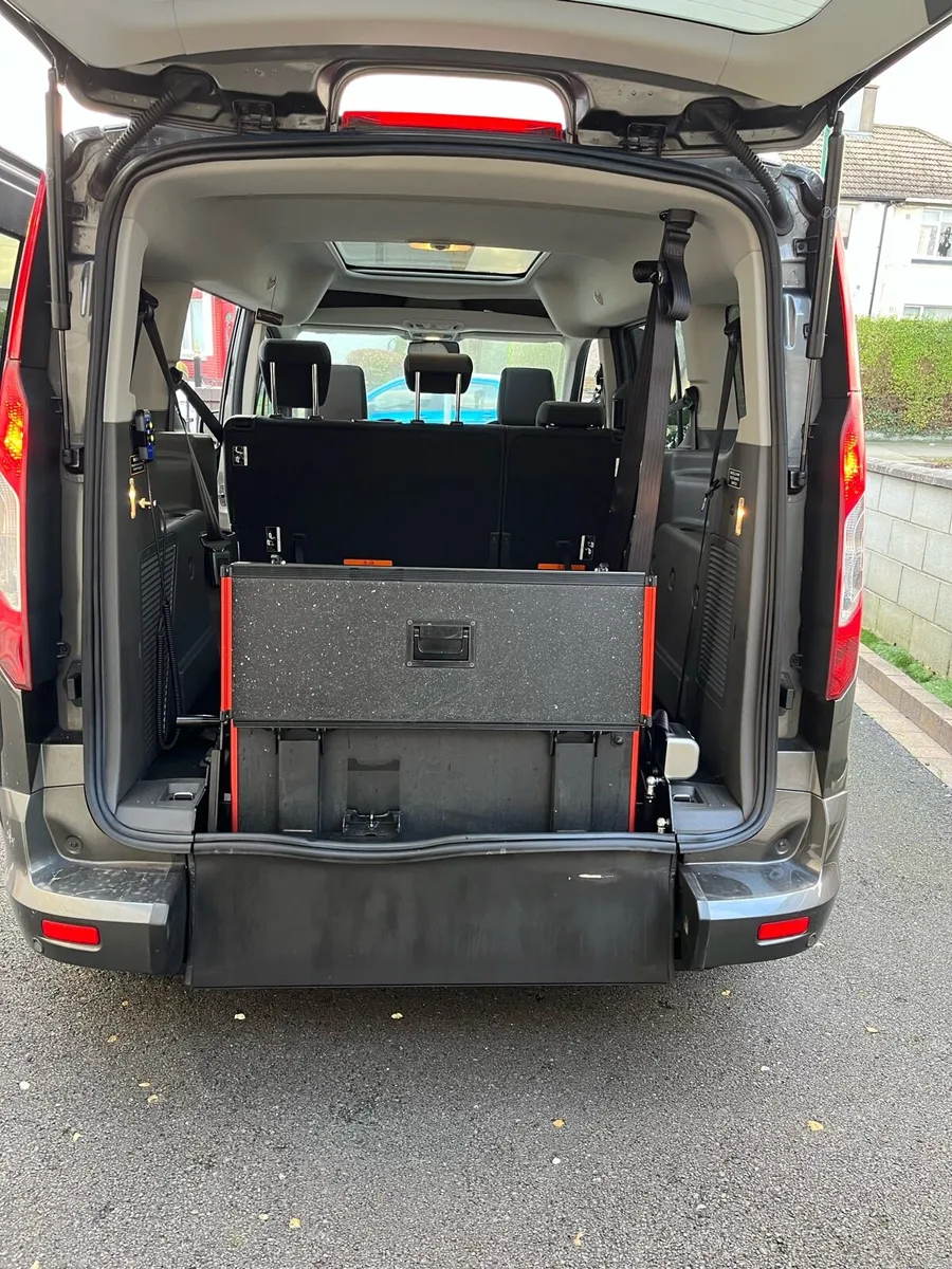 Wheelchair accessible vehicle - Image 3