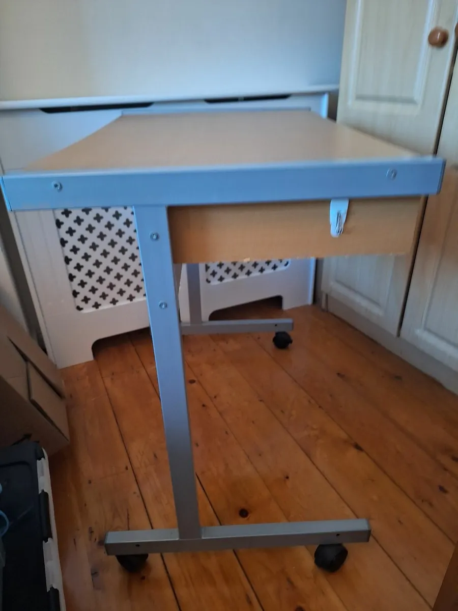 Office desk - Image 2