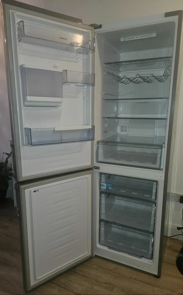 Kenwood 70/30 fridge freezer 93L - Image 1