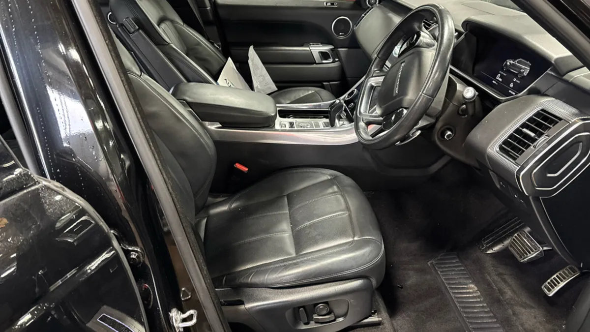 LAND ROVER RANGE ROVER SPORT P40 DYNAMICS HSE - Image 2