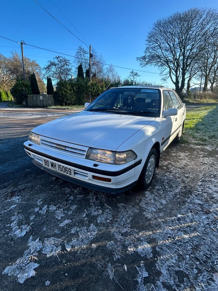 Toyota carina gli - Image 4