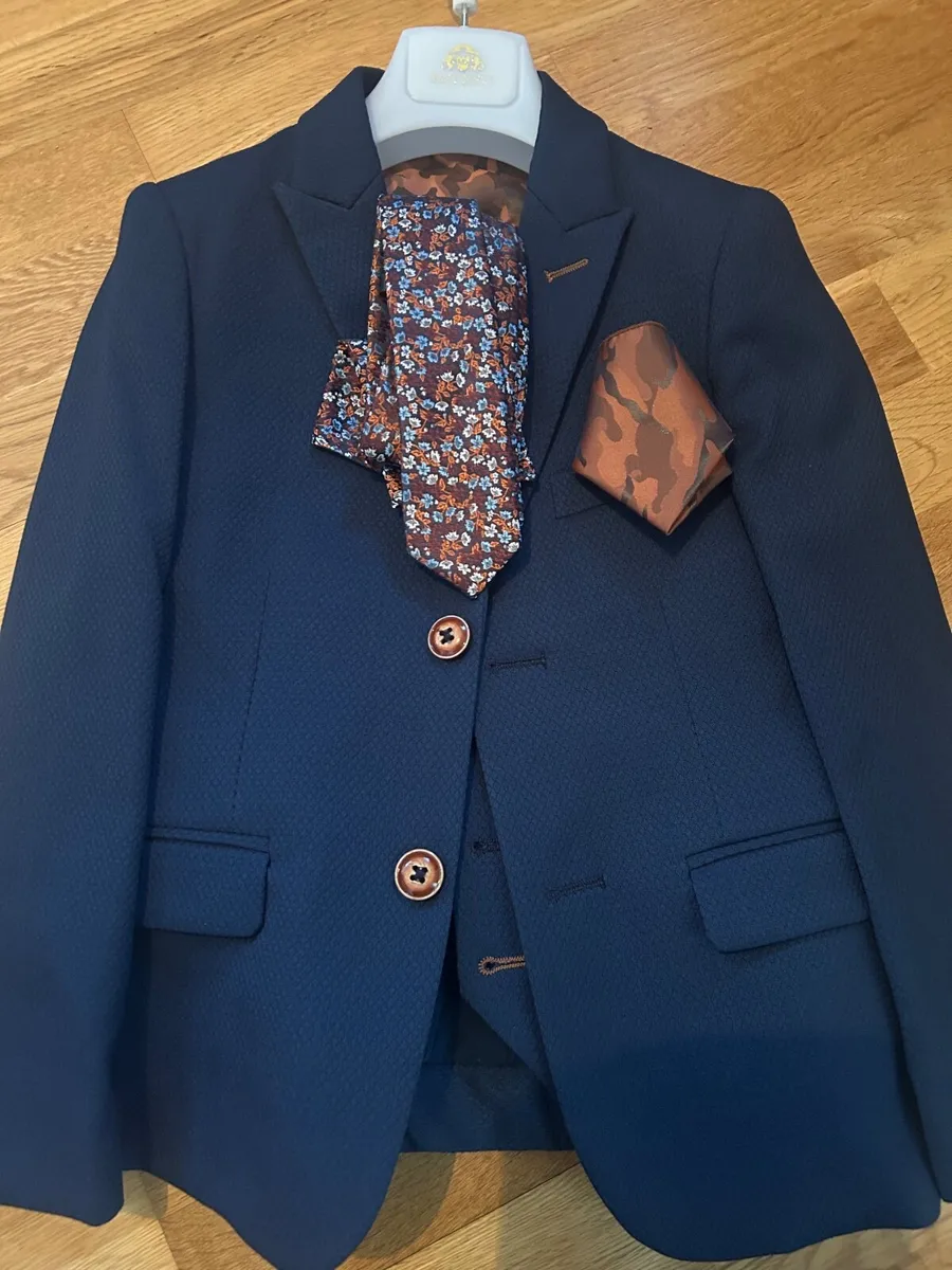 Boys communion suit - Image 2