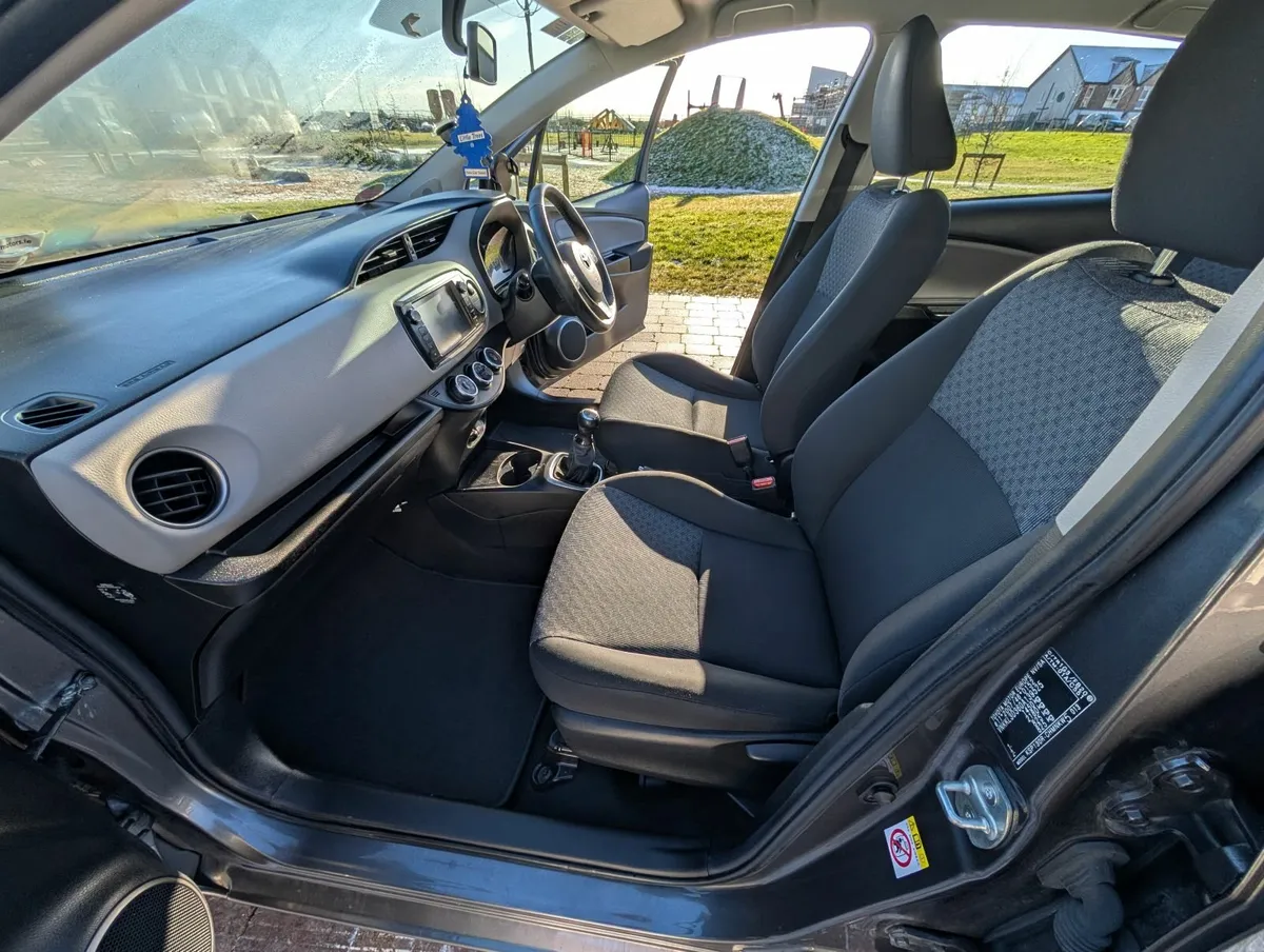 Toyota Yaris 2015 1.0 LUNA - Image 3