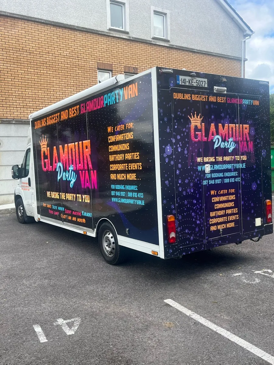 Glamour party van - Image 2