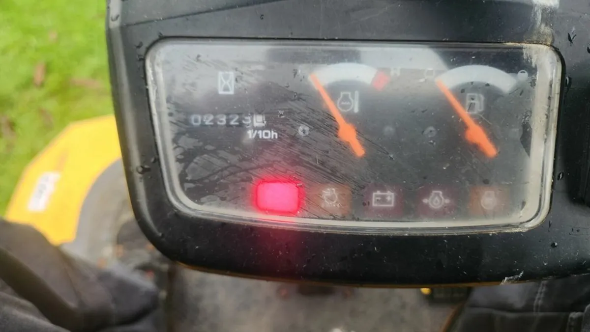 Hustler 3700 Front Mower 38hp Diesel - Image 3