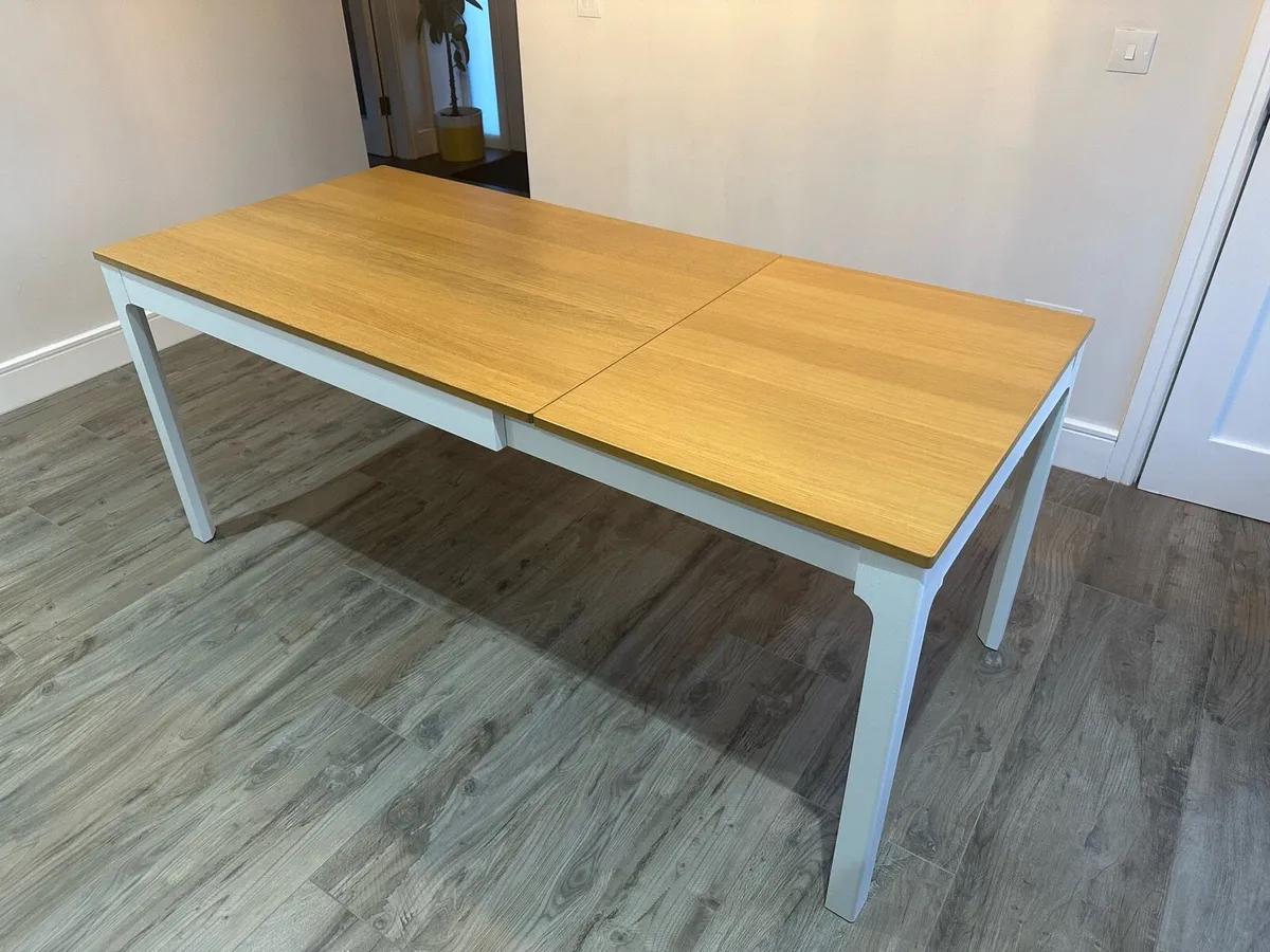 Kitchen table with chairs - Image 2