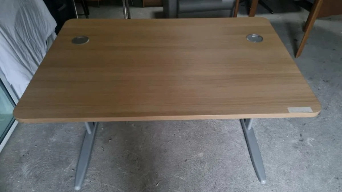 Office desk and pedestal - Image 3