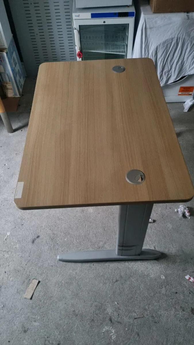 Office desk and pedestal - Image 4