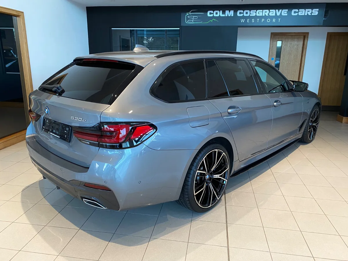 BMW 5-Series 2022 G31 PHEV MSport 292BHP - Image 4