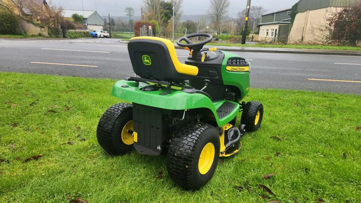 John Deere X105 - Image 4