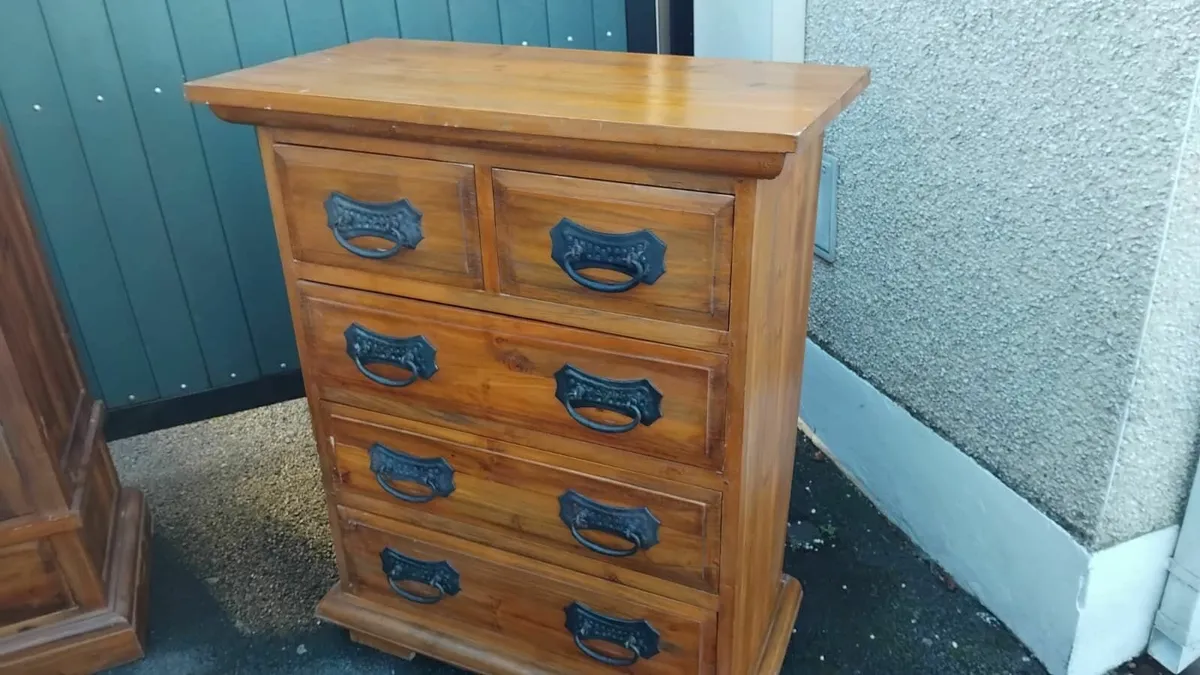 Wardrobe and matching chest - Heavy iron handles - Image 4