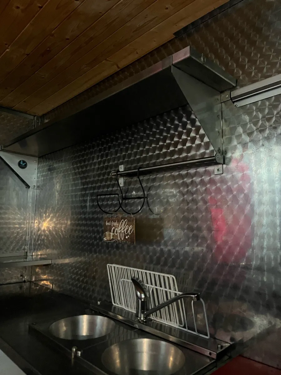 Coffee trailer fully equipped - Image 2