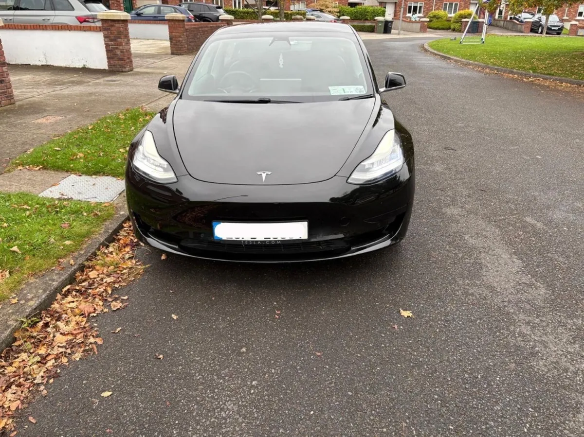 Tesla model 3 - Image 3