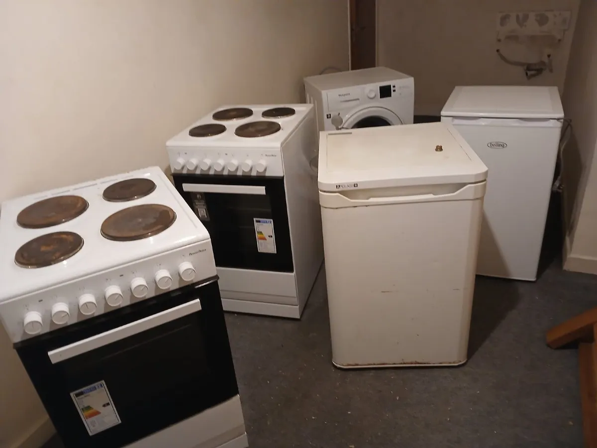 Various Kitchen Appliances - Oven, Fridge, etc