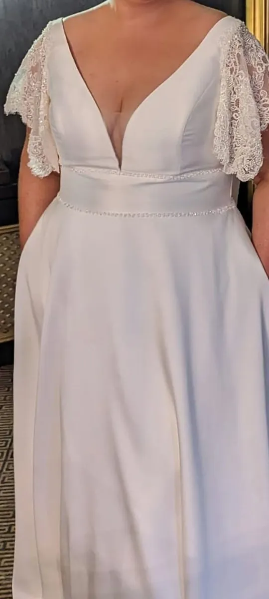 Wedding dress - Image 3