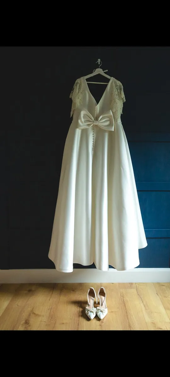 Wedding dress - Image 4