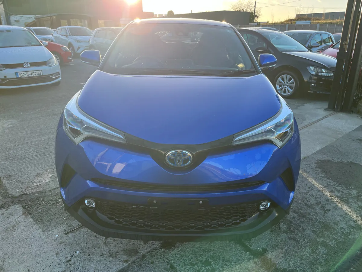 TOYOTA C-HR 2018, 1.8 HYBRID AUTO LOW KMS - Image 2