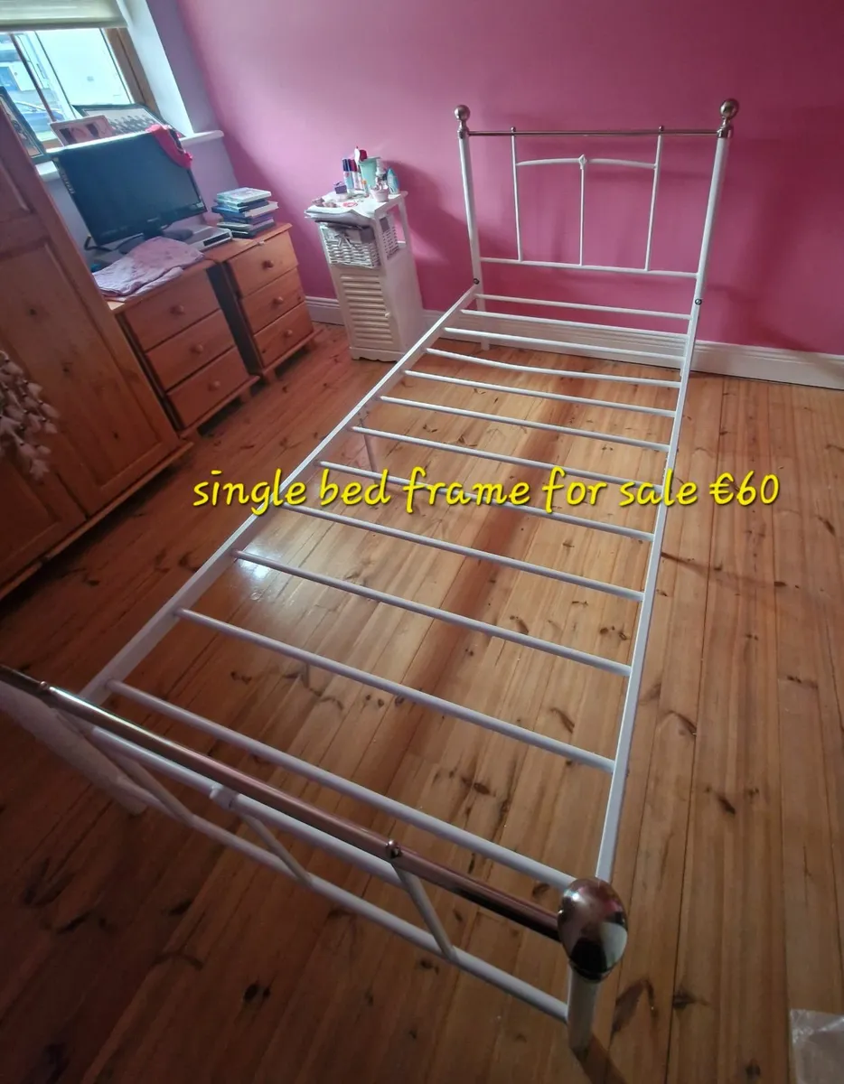 Single metal bedframe - Image 1