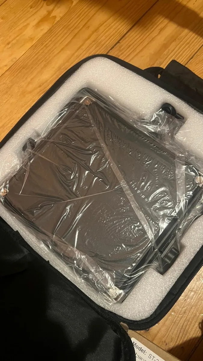 NEEWER 2 Pack Bi-Color 660 Lights Plus Stand - Image 3