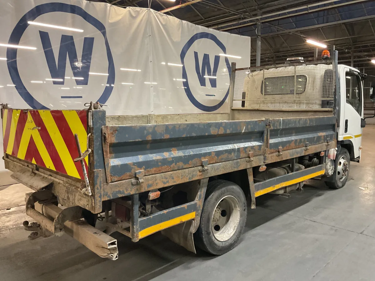 Isuzu 2015 For Auction! - Image 4