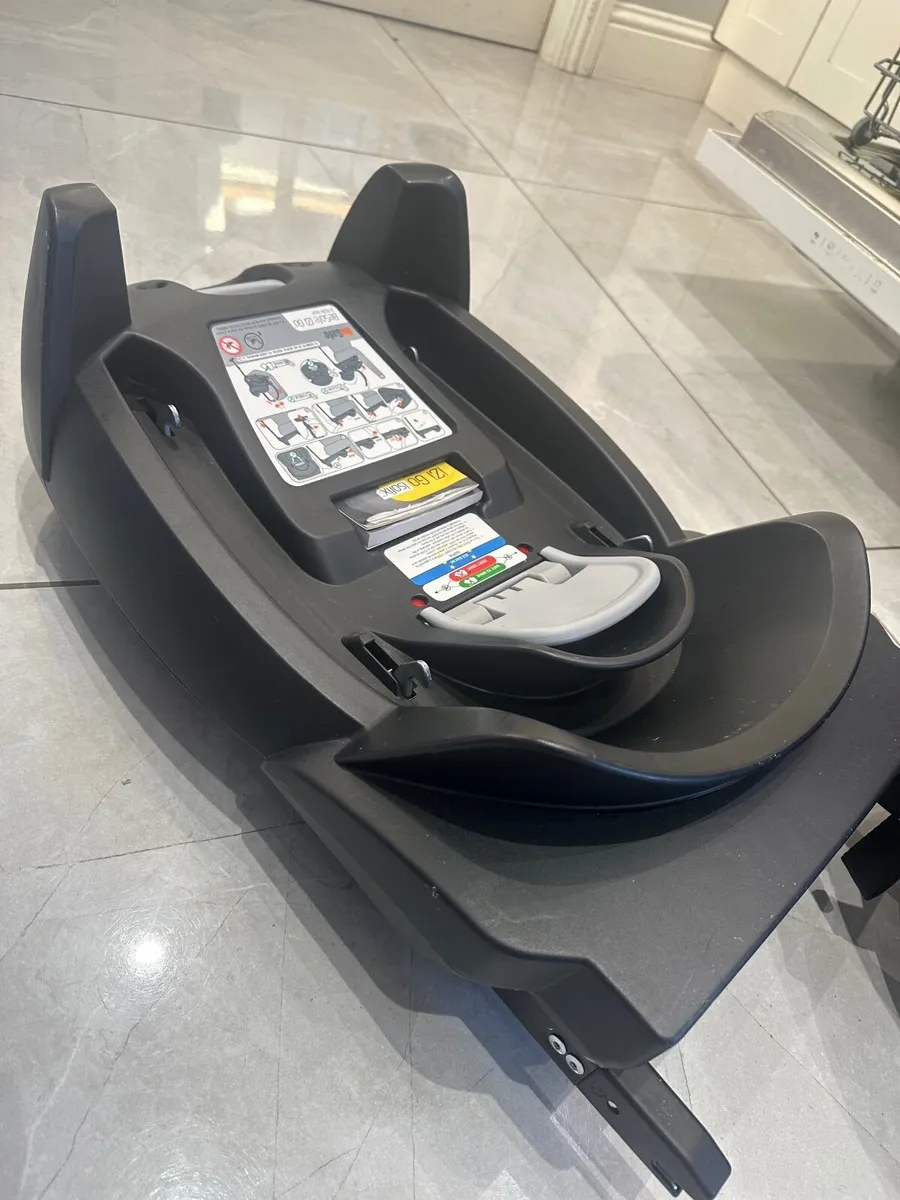 Car seat base - Besafe - Image 1