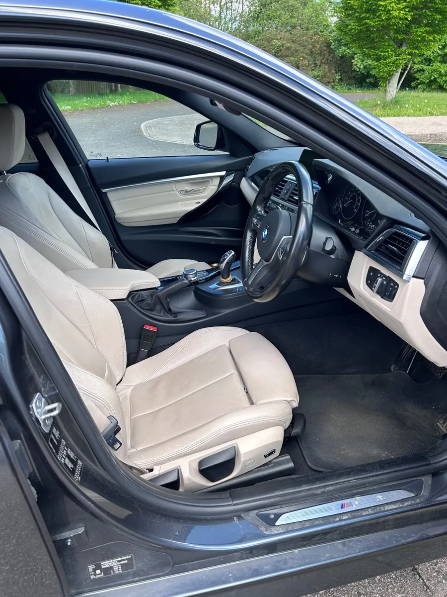 BMW 3-Series 2018 - Image 3