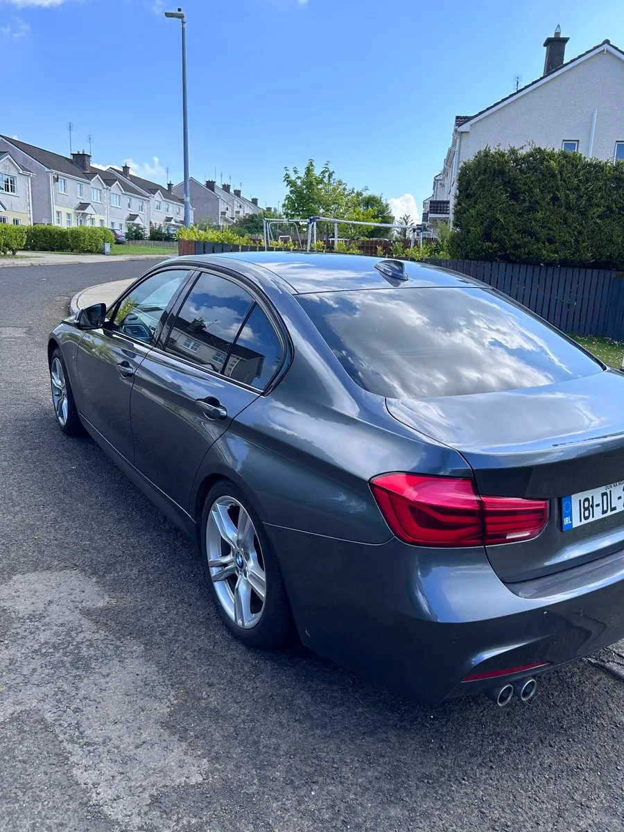 BMW 3-Series 2018 - Image 4