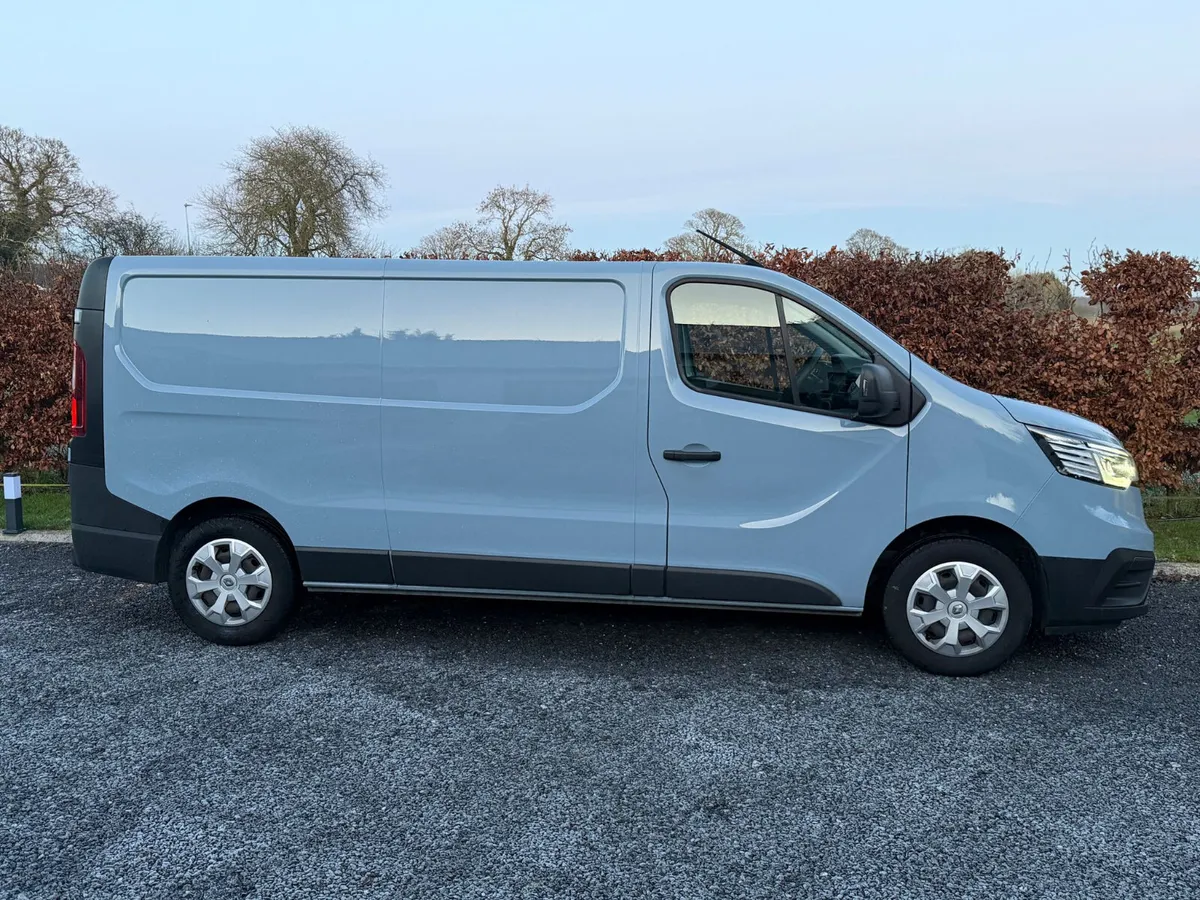2022 Renault Trafic 2.0 130 Business *As New * - Image 2