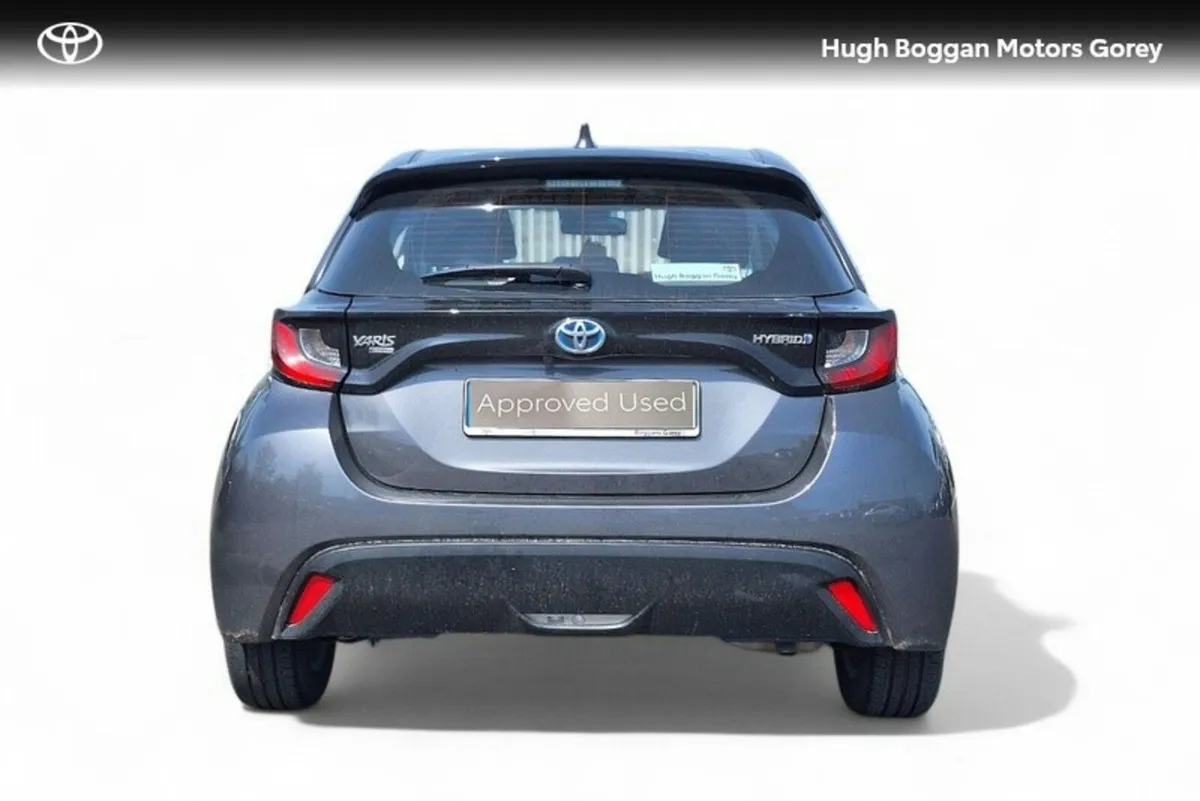 Toyota Yaris 1.5 HYBRID LUNA 4DR AUTO - Image 4