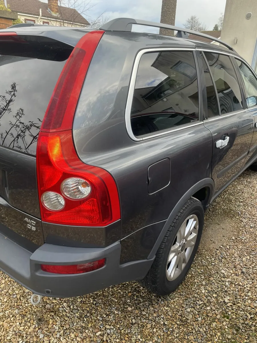 2004 Volvo XC90 - Image 1