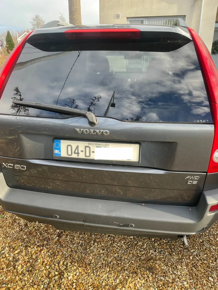 2004 Volvo XC90 - Image 2