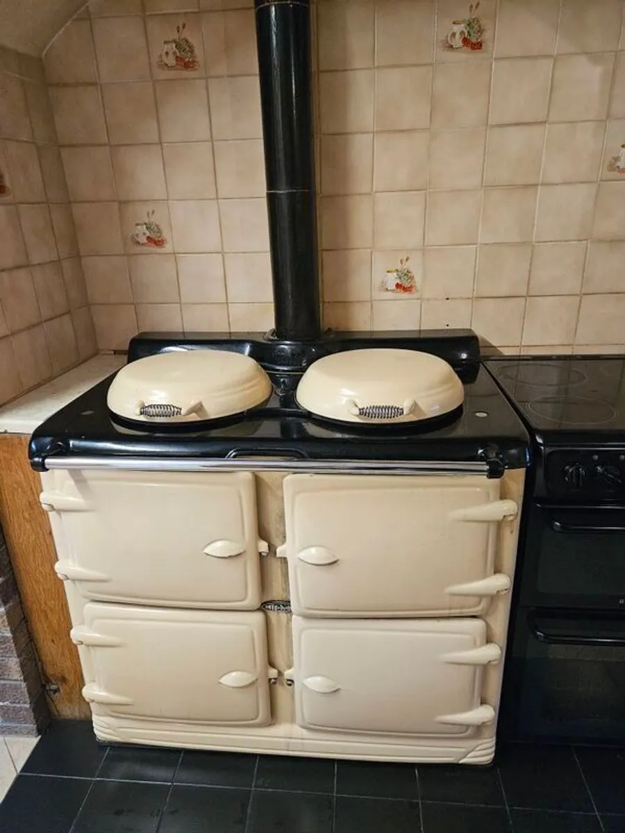 Cream Alpha Oil Range and Hotpoint Electric 4 ring Cooker - Image 2