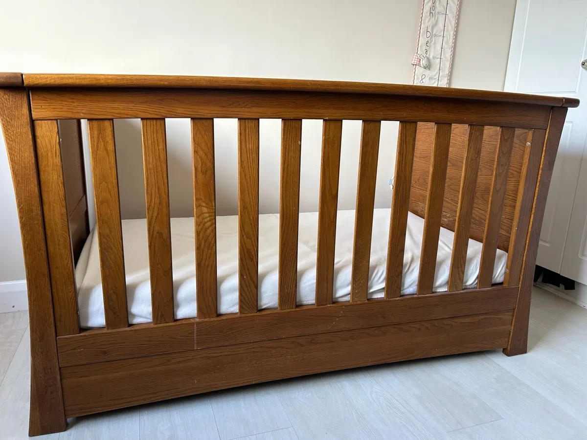 Mamas and Papas Soild Oak Ocean Cot and Cotbed - Image 2