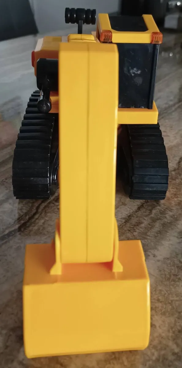 2 Caterpillar Toy Trucks - Image 4