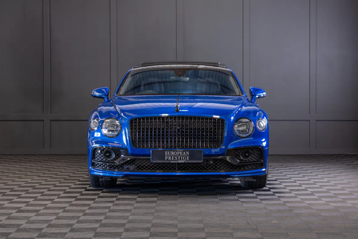 222 Bentley Flying Spur S V6 Hybrid - Image 2