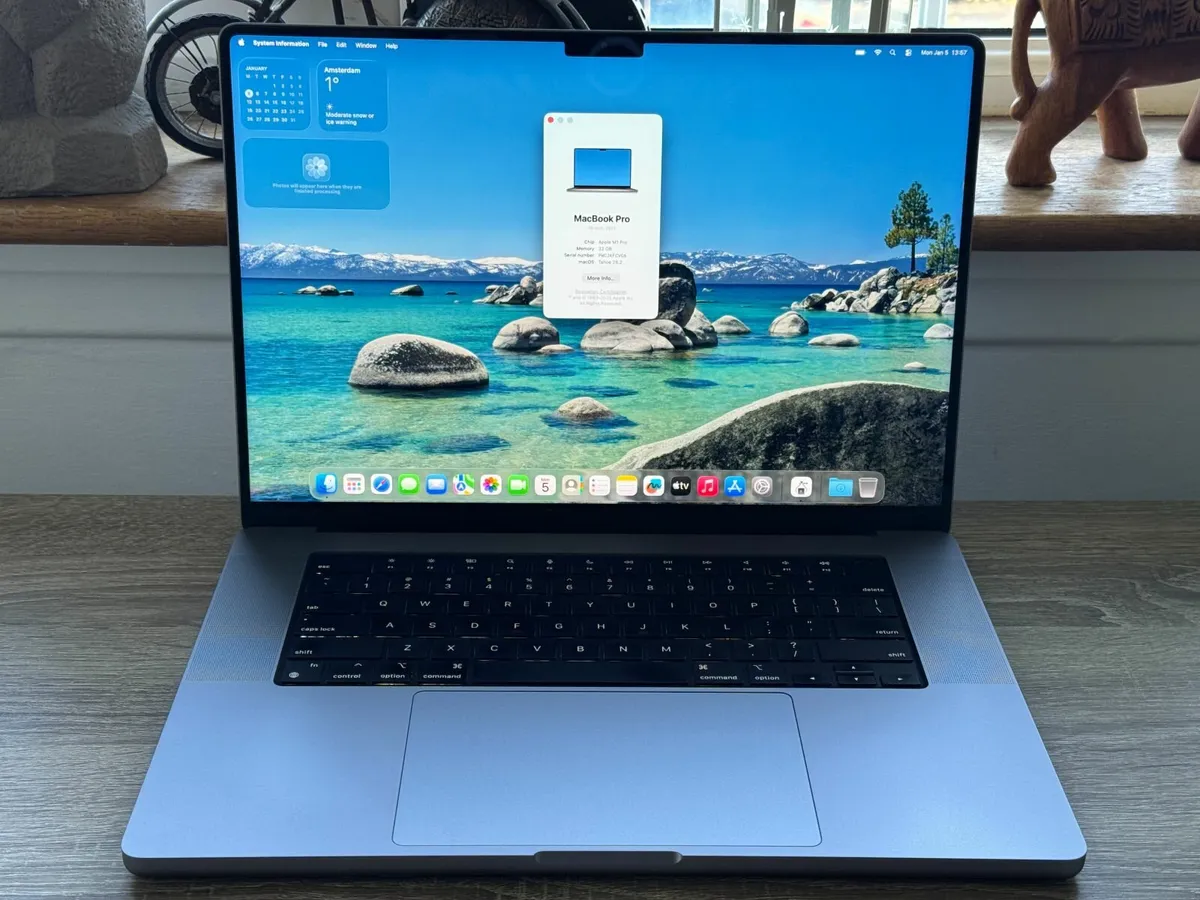 MacBook Pro 16" 2021 M1 Pro | 32GB | 512GB - Image 1