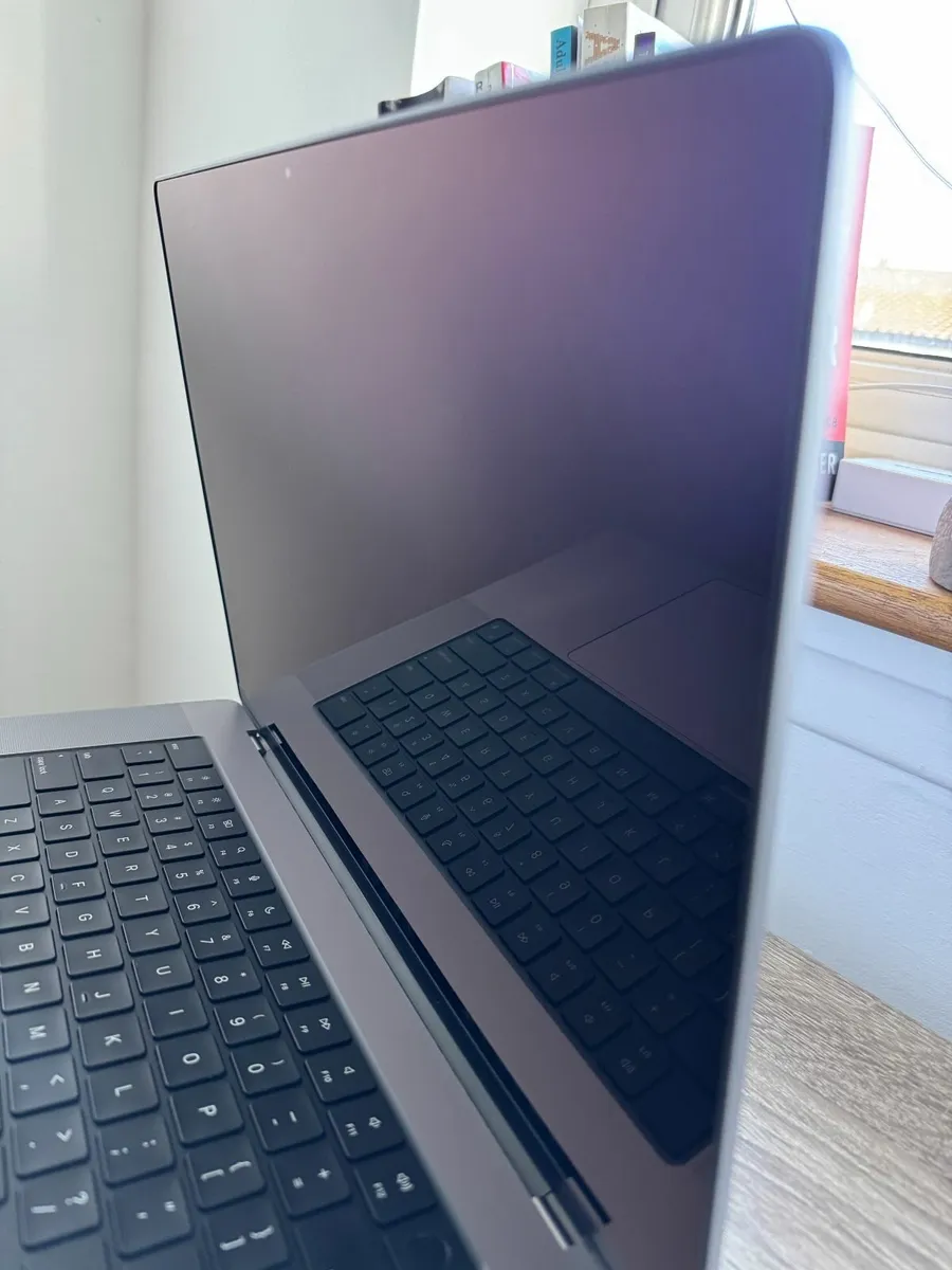 MacBook Pro 16" 2021 M1 Pro | 32GB | 512GB - Image 3