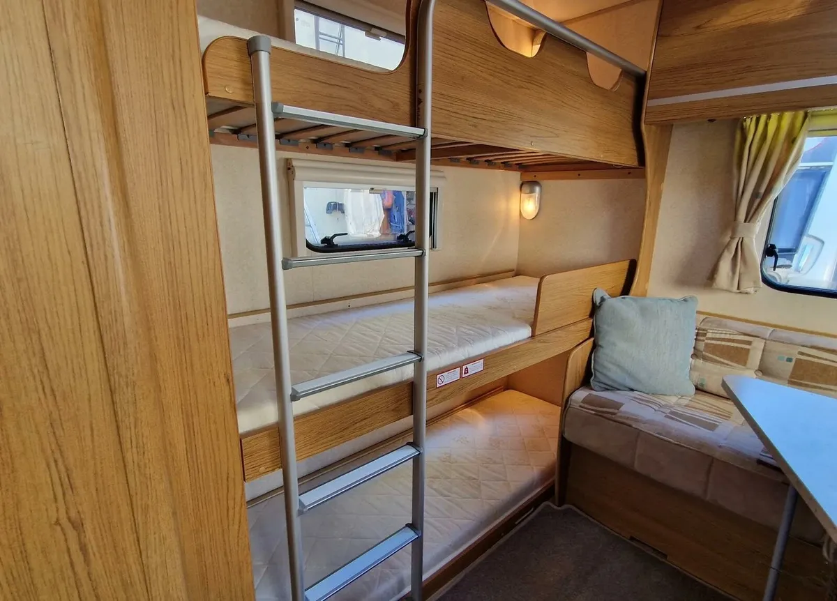 Bailey 6/7 berth with remote mover & Awning - Image 4