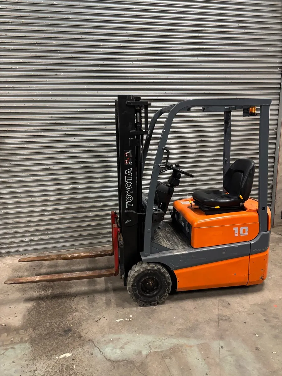Toyota forklift - Image 1