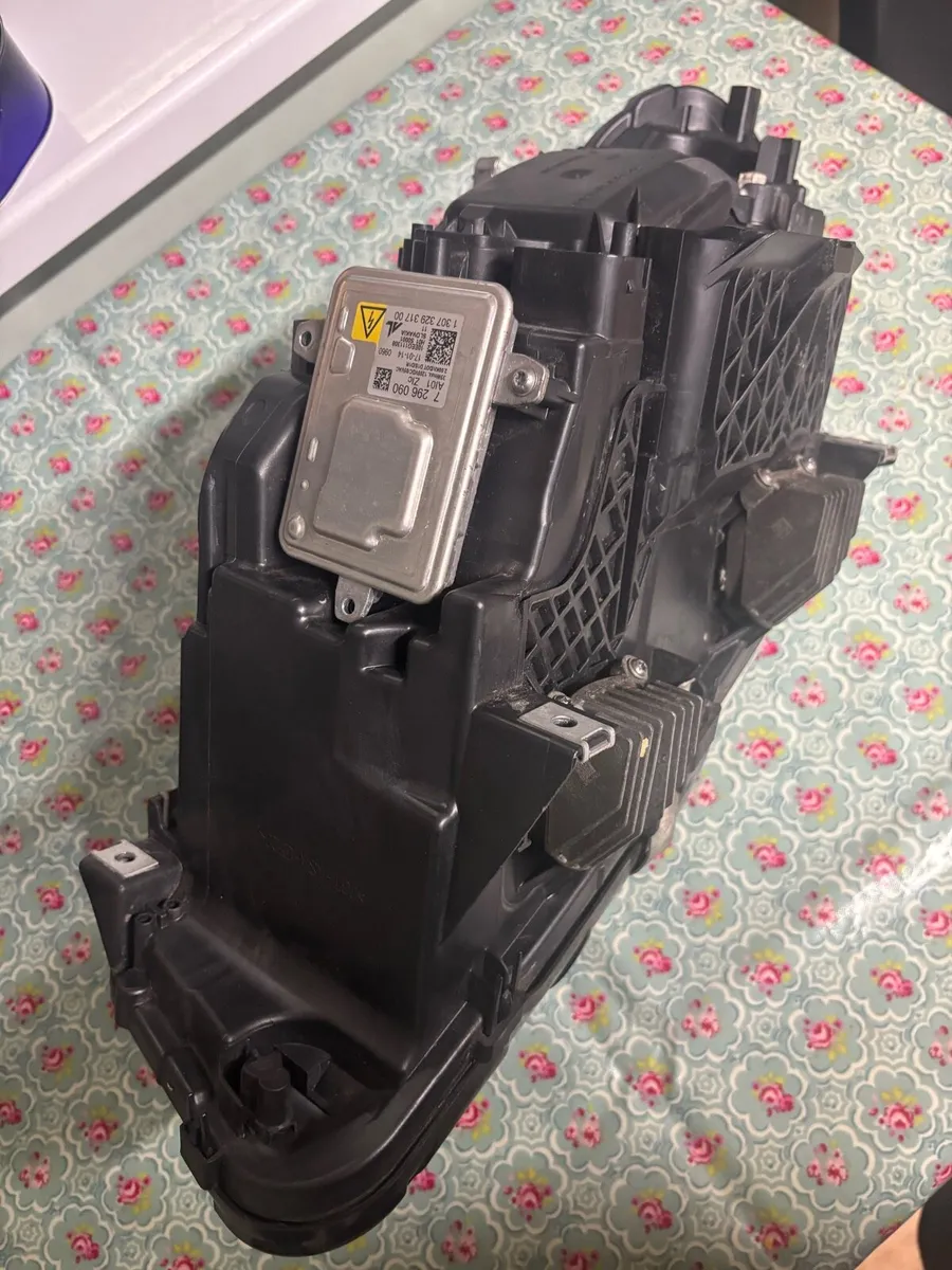 BMW DRIVER HEADLIGHT XENON - Image 4