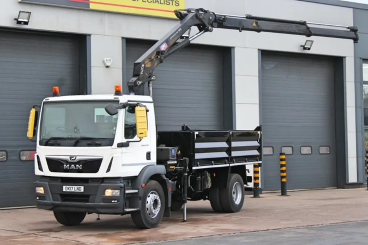 MAN TGM 18-250 TIPPER WITH REMOTE HMF1420K CRANE - Image 3