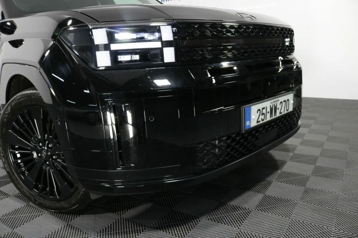 Hyundai Santa Fe PREMIUM CALLIGRAPHY PLUG IN HYBRI - Image 3