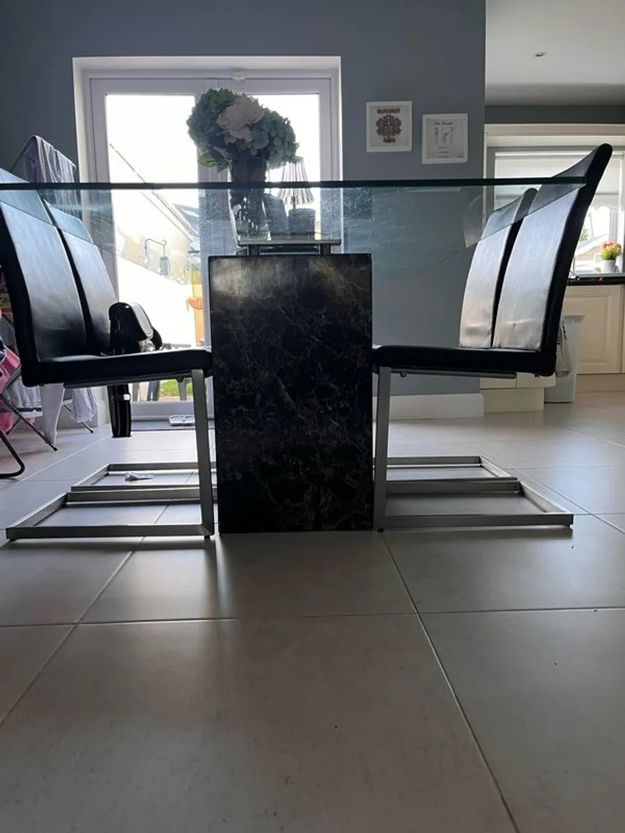 kitchen table and chairs - Image 3