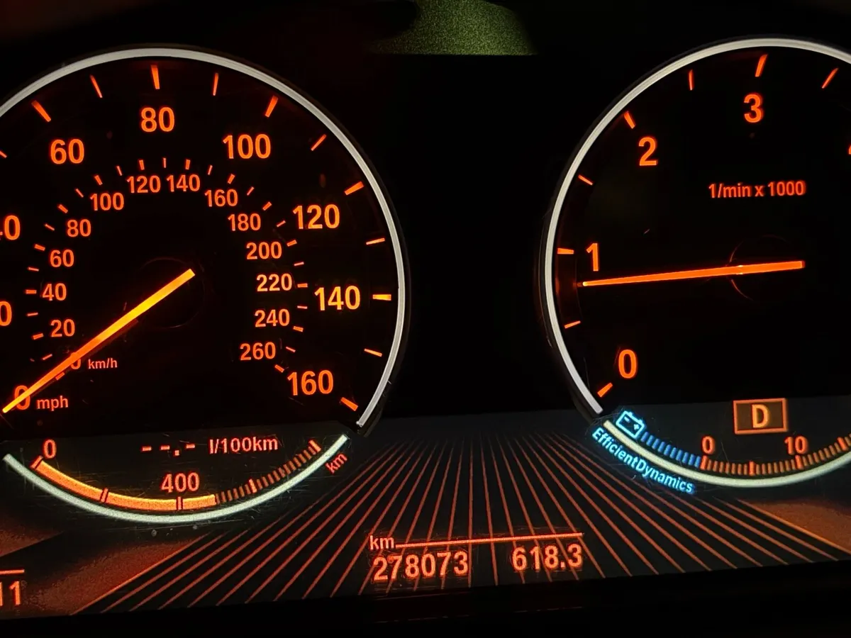 BMW 5-Series 2014 M Sport F11 - Image 2