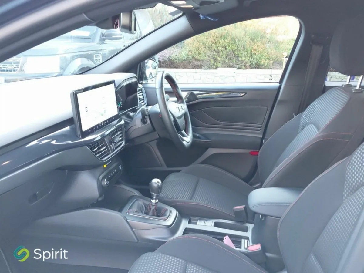 Ford Focus ST-Line X 1.0L EcoBoost 125PS mHEV - Image 3