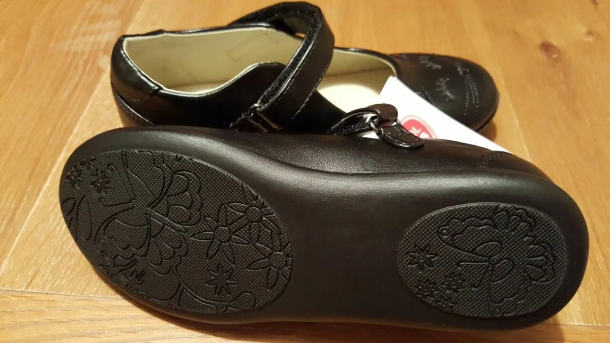 Girls Black Leather School shoes Size 31, Kids UK - Image 3