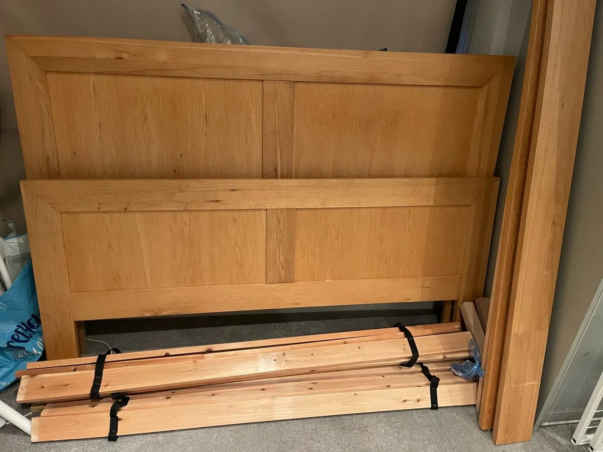 Beautiful Solid 5 Ft Wooden King Size Bed -Deliver